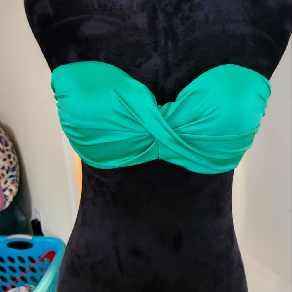 Victoria Secret strapless Swim top ( 34 C )